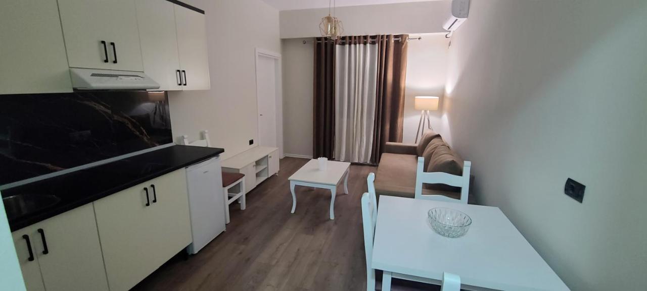D1 Rooms & Apartments Tirana Bagian luar foto