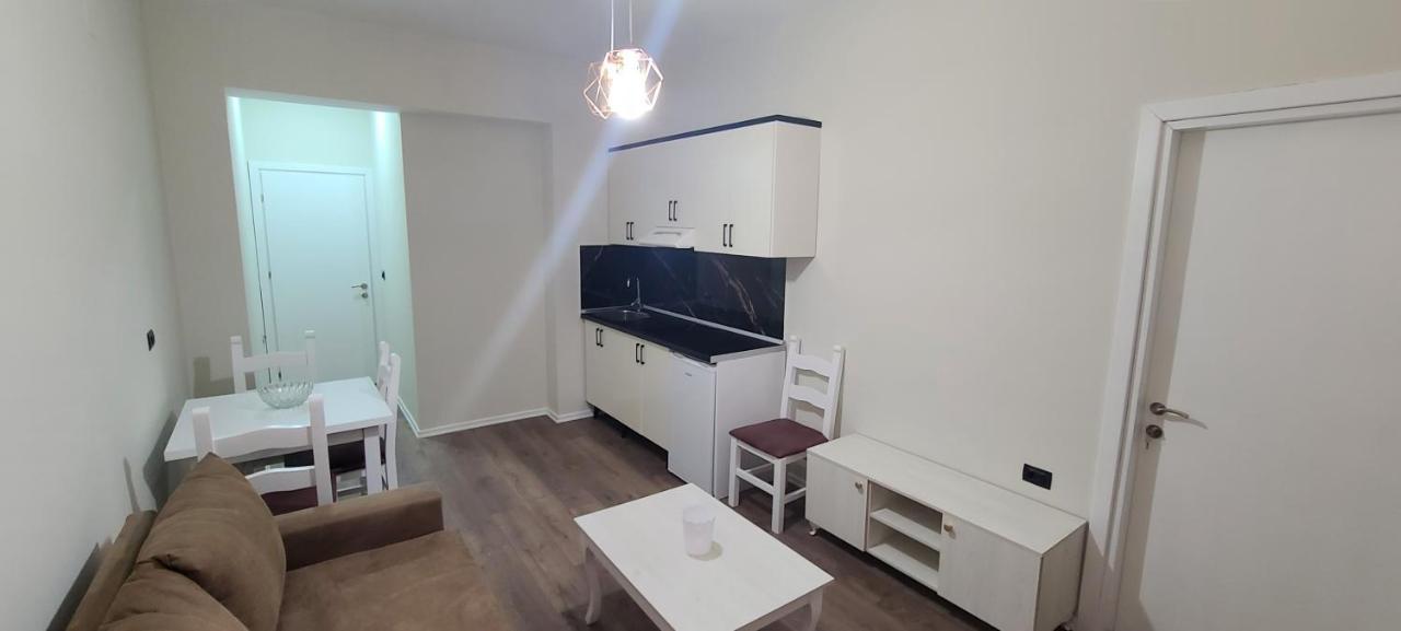 D1 Rooms & Apartments Tirana Bagian luar foto
