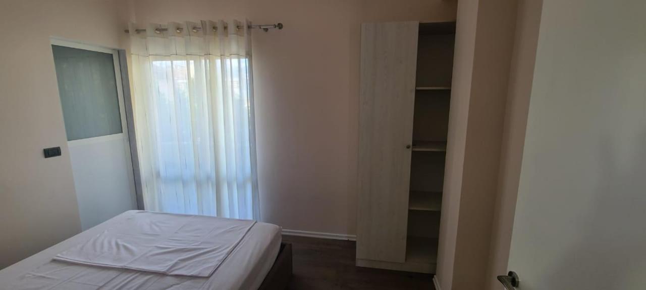 D1 Rooms & Apartments Tirana Bagian luar foto