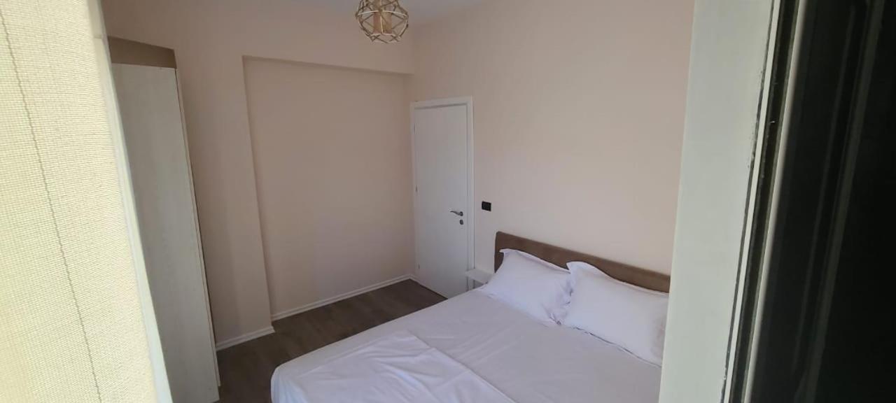 D1 Rooms & Apartments Tirana Bagian luar foto