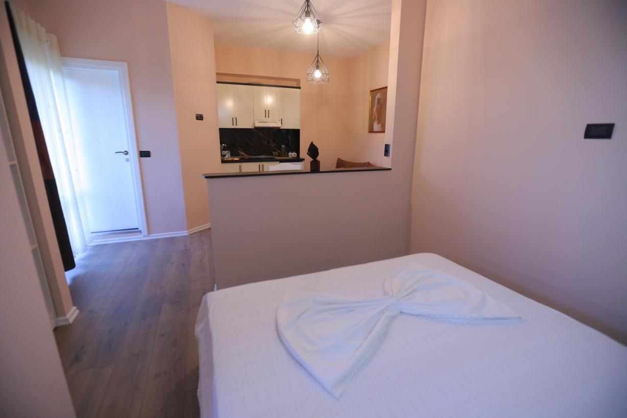 D1 Rooms & Apartments Tirana Bagian luar foto