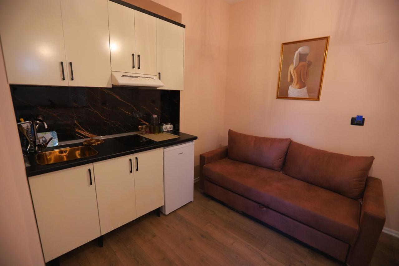 D1 Rooms & Apartments Tirana Bagian luar foto