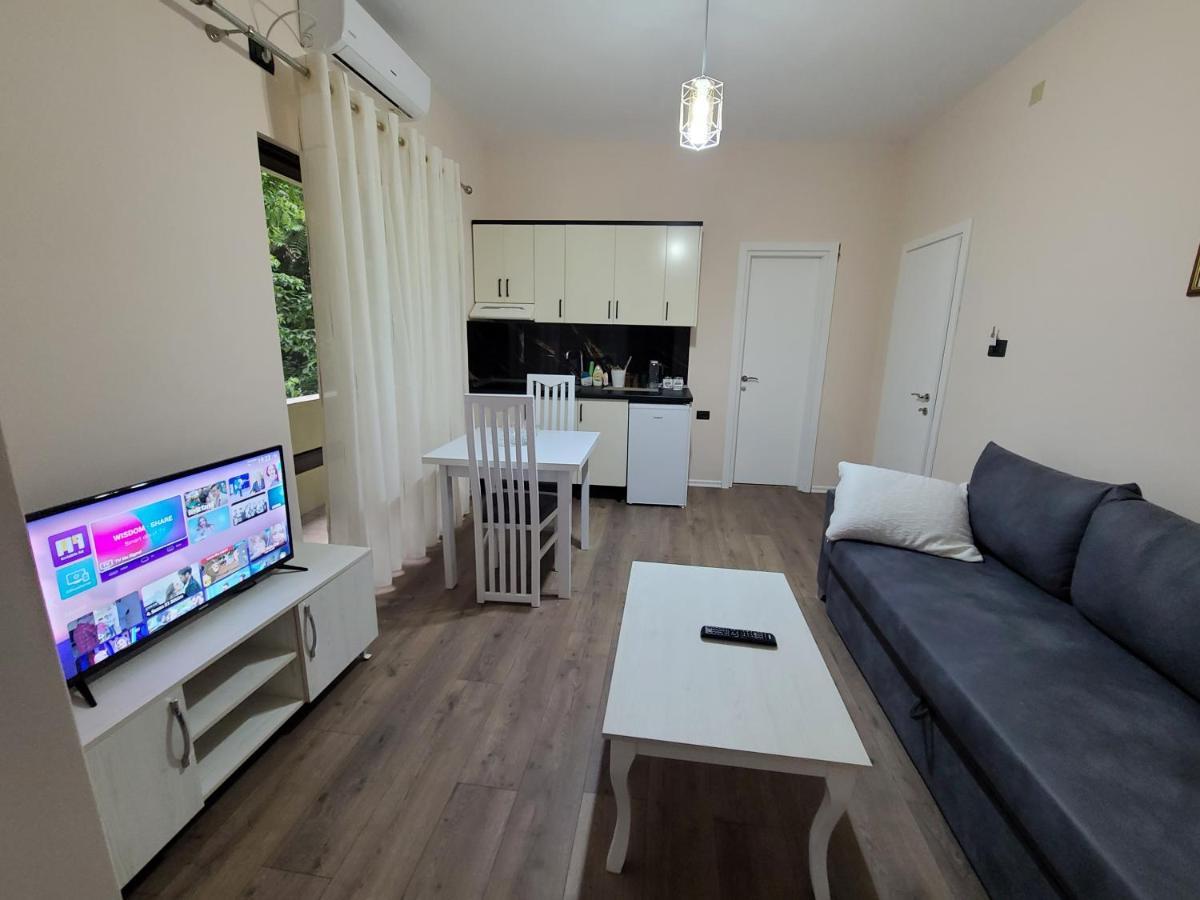 D1 Rooms & Apartments Tirana Bagian luar foto