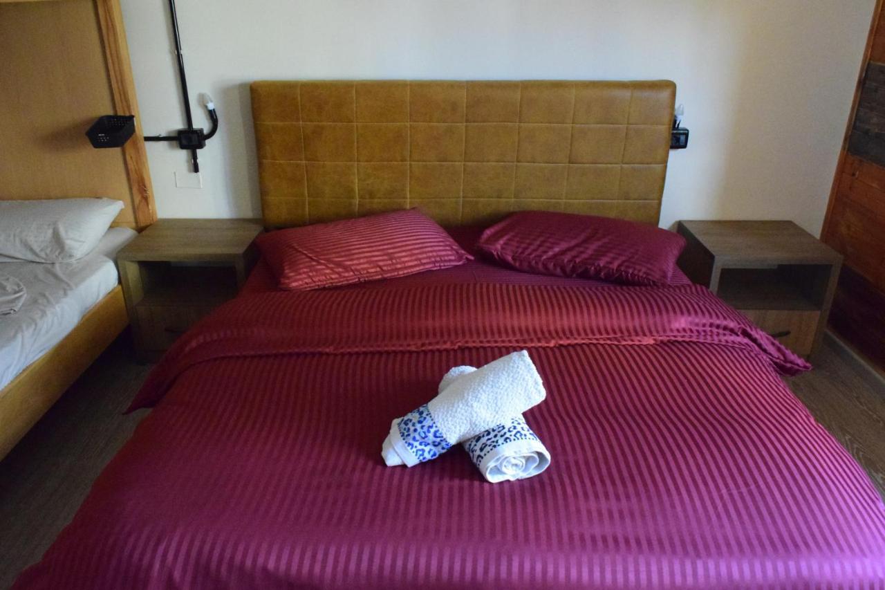 D1 Rooms & Apartments Tirana Bagian luar foto