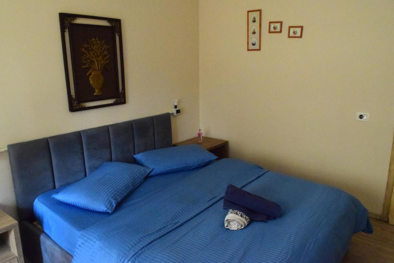 D1 Rooms & Apartments Tirana Bagian luar foto